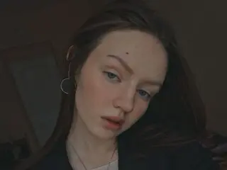 MariamDarter shows real